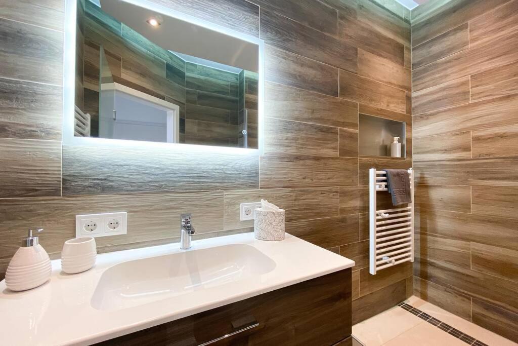 Luxus-Apartment In Leipzig Mit Privat-Parkplatz Εξωτερικό φωτογραφία